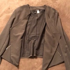 H&M Jackets & Coats - H&M Divided sz12 Blazer w/zip pockets H&M Jackets & Coats - H&M Divided sz12 Blazer w/zip pockets